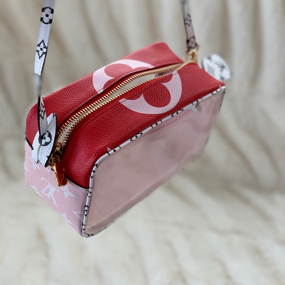 SOLD Louis Vuitton Giant Monogram Beach Pouch 2019 - Picture 8 of 8